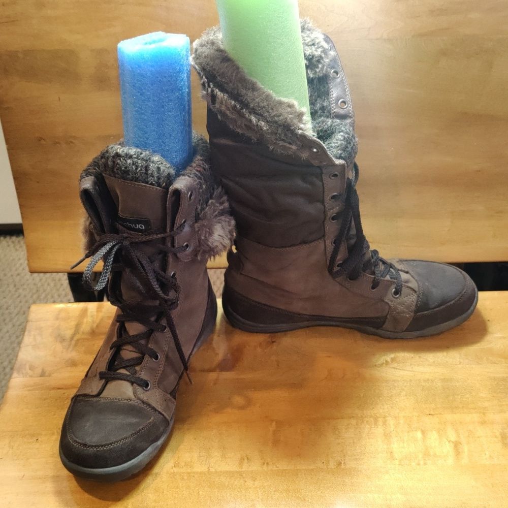 Quechua by Oxylane brown size 7 winter fold down boots